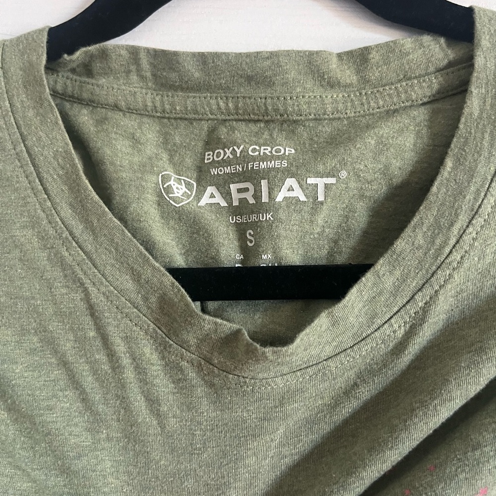 Ariat Olive Boxy Crop Tee - Picture 3 of 3